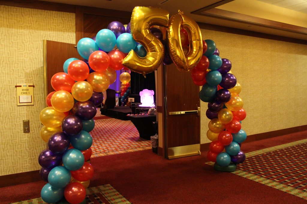 Swirl Archway With Gold Mylar Numbers