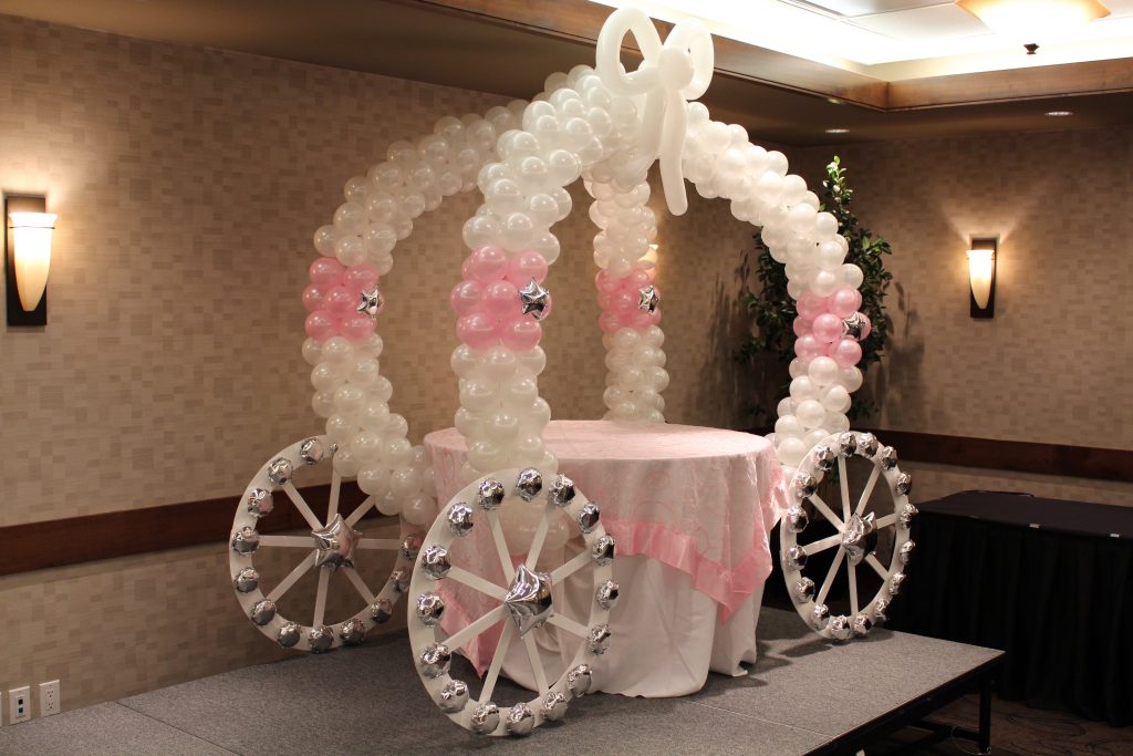Carriage Cake Table In Pearl White Pearl Pink